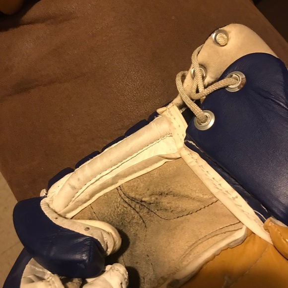 MENS VINTAGE COOPER TECHNIFLEX HOCKEY GLOVES!!!!! - Picture 11 of 11